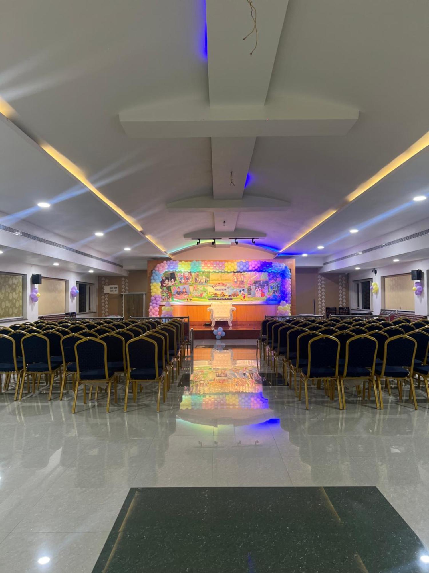 Varada Nagavali Hotel Srikakulam Exterior photo